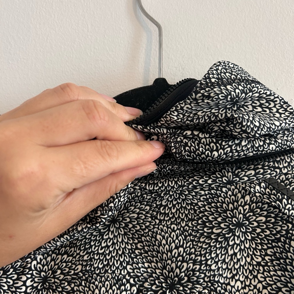 Lululemon Black and White Patterned Wind Breaker lined Jacket - Picture 10 of 10